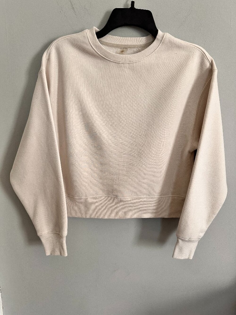 Cream Cropped Crewneck Sweatshirt Size Small